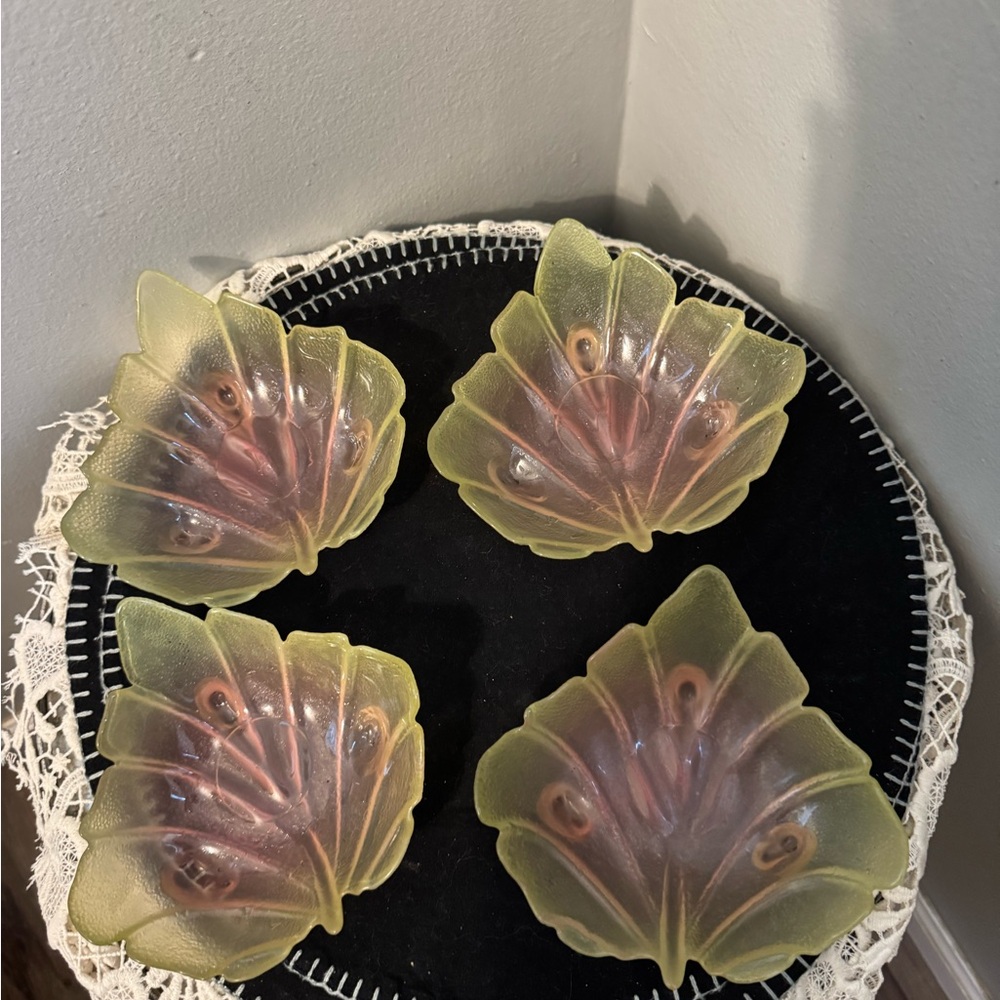 Set of Translucent Leaf-Shaped Bowls